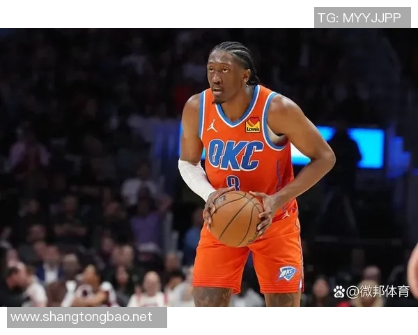 雷霆赛后采访遭蒙面男子干扰